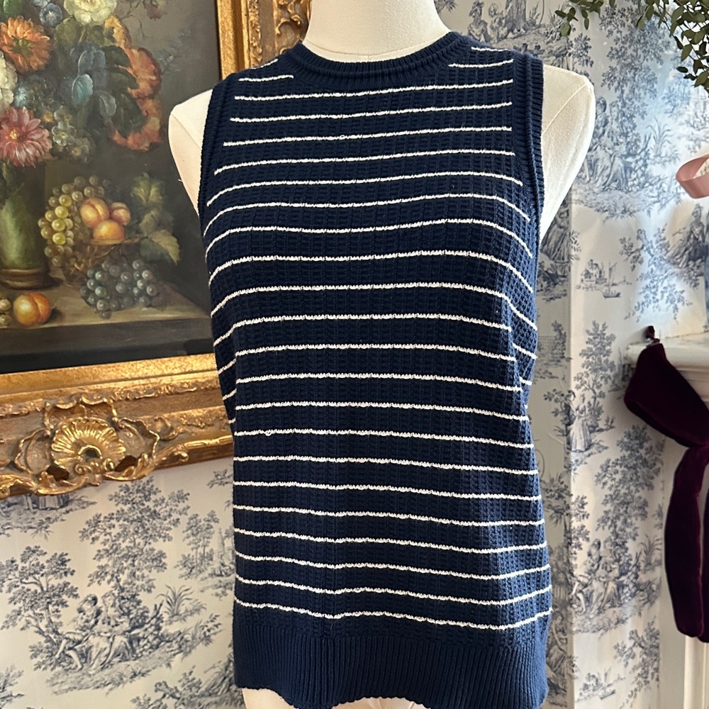 Vineyard Vines Navy and White Striped Knit Sleeveless Top in Small